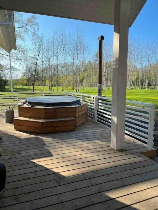 Modern Villa With Sauna & Hot Tub Hiiumaa Buitenkant foto
